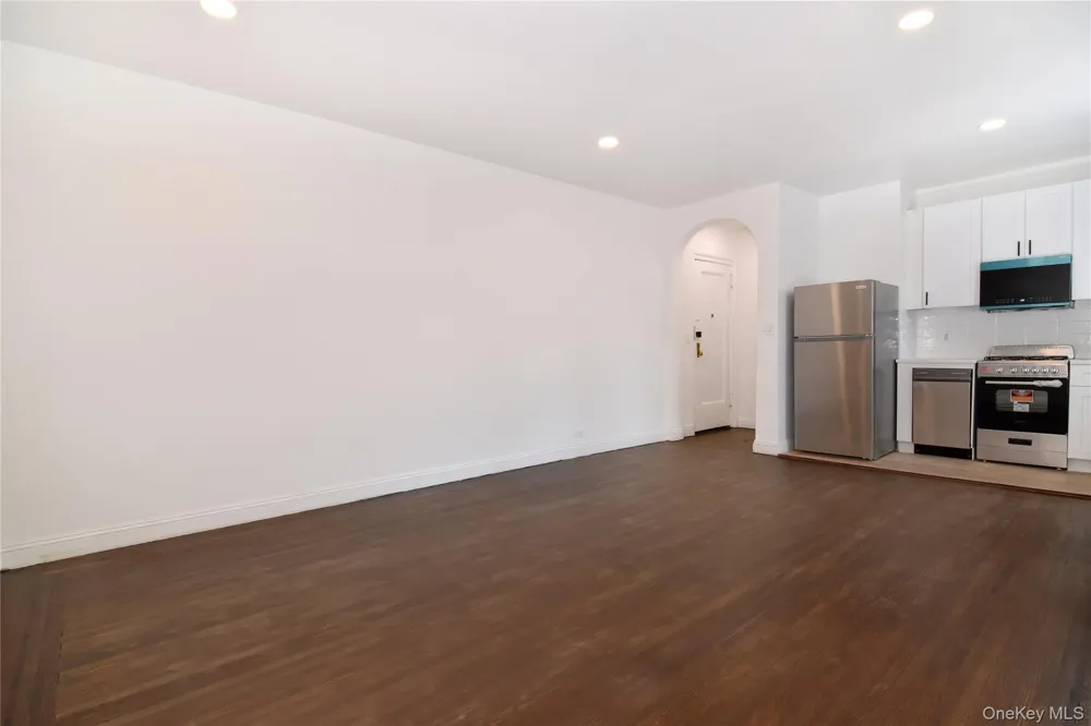 590 E 3rd Street #1M Mount Vernon, NY 10553