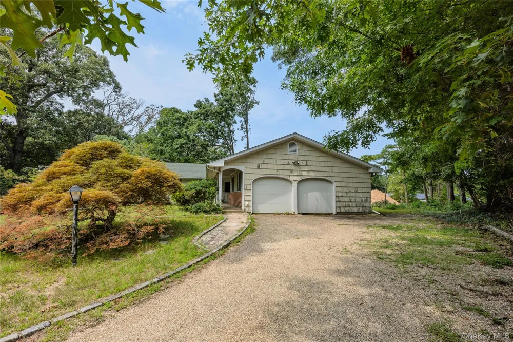 1 Briar Court Rocky Point, NY 11778