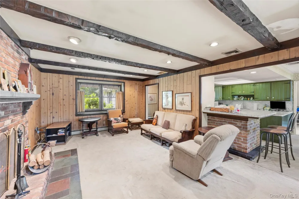 1 Briar Court Rocky Point, NY 11778