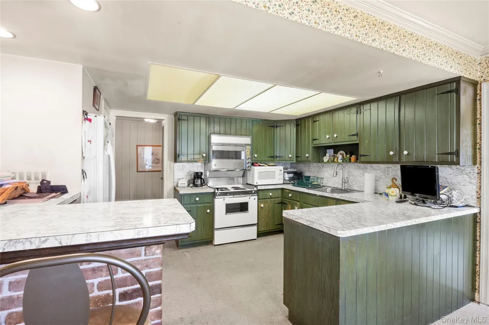 1 Briar Court Rocky Point, NY 11778