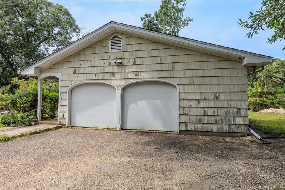 1 Briar Court Rocky Point, NY 11778