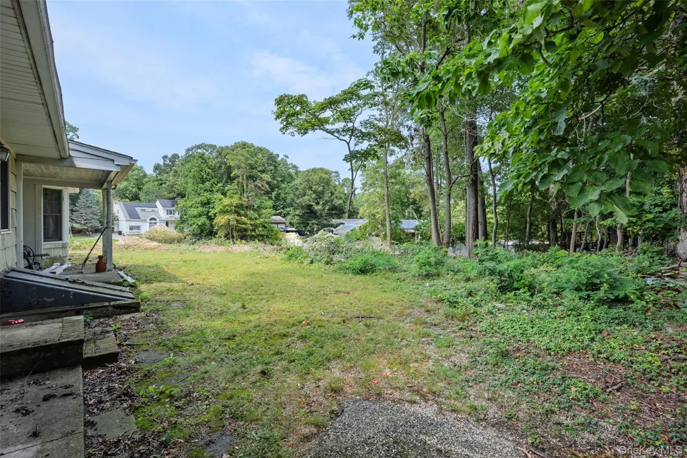 1 Briar Court Rocky Point, NY 11778