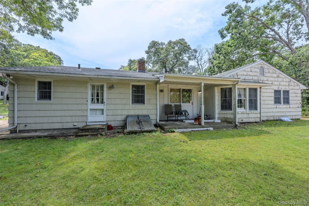 1 Briar Court Rocky Point, NY 11778