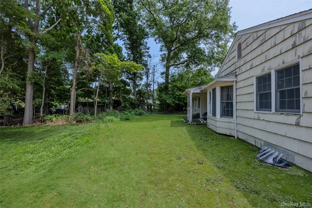 1 Briar Court Rocky Point, NY 11778