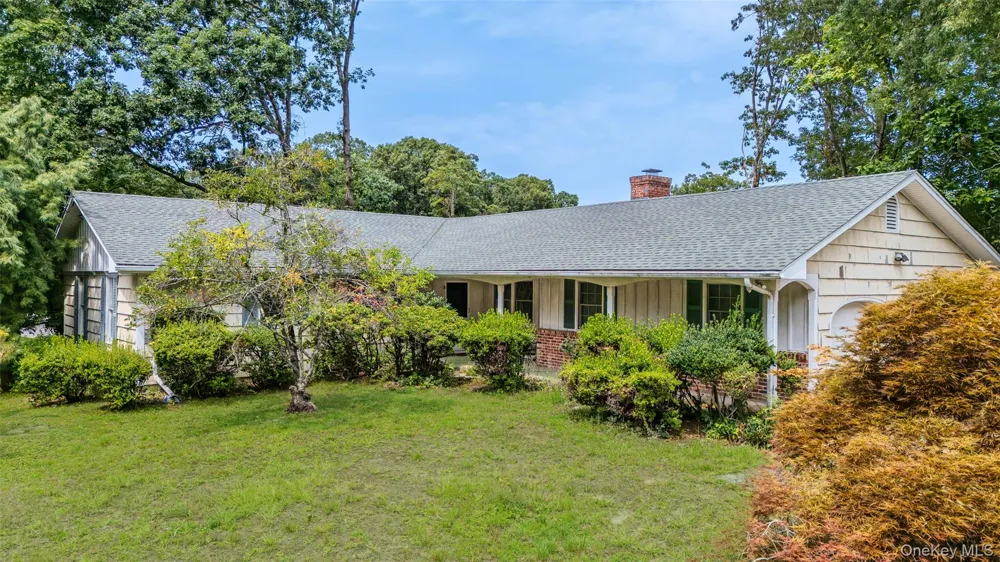1 Briar Court Rocky Point, NY 11778