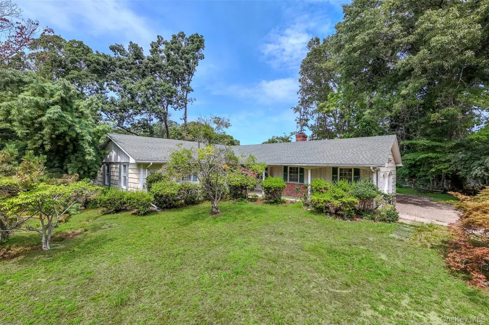 1 Briar Court Rocky Point, NY 11778