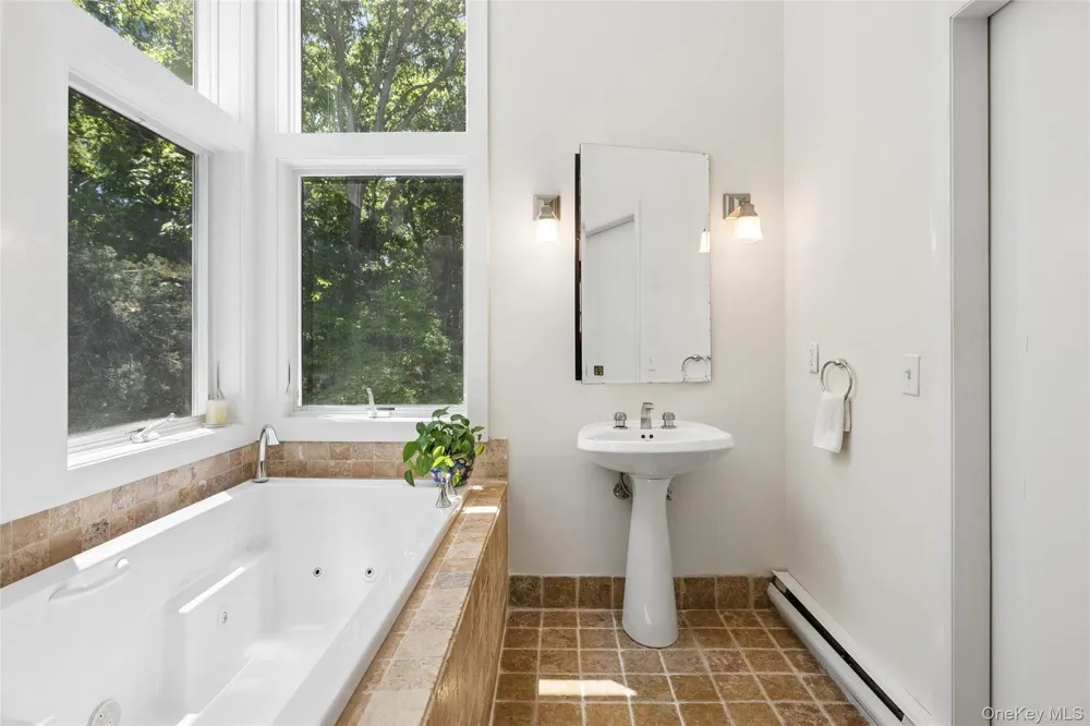 640 Hands Creek Road East Hampton, NY 11937