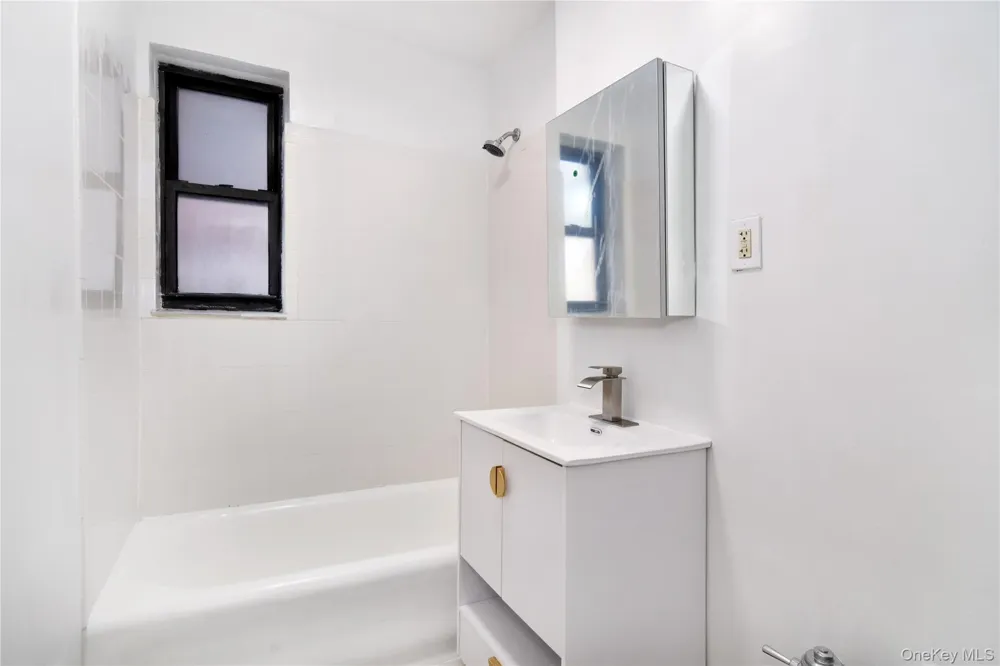 590 E 3rd Street #1L Mount Vernon, NY 10553