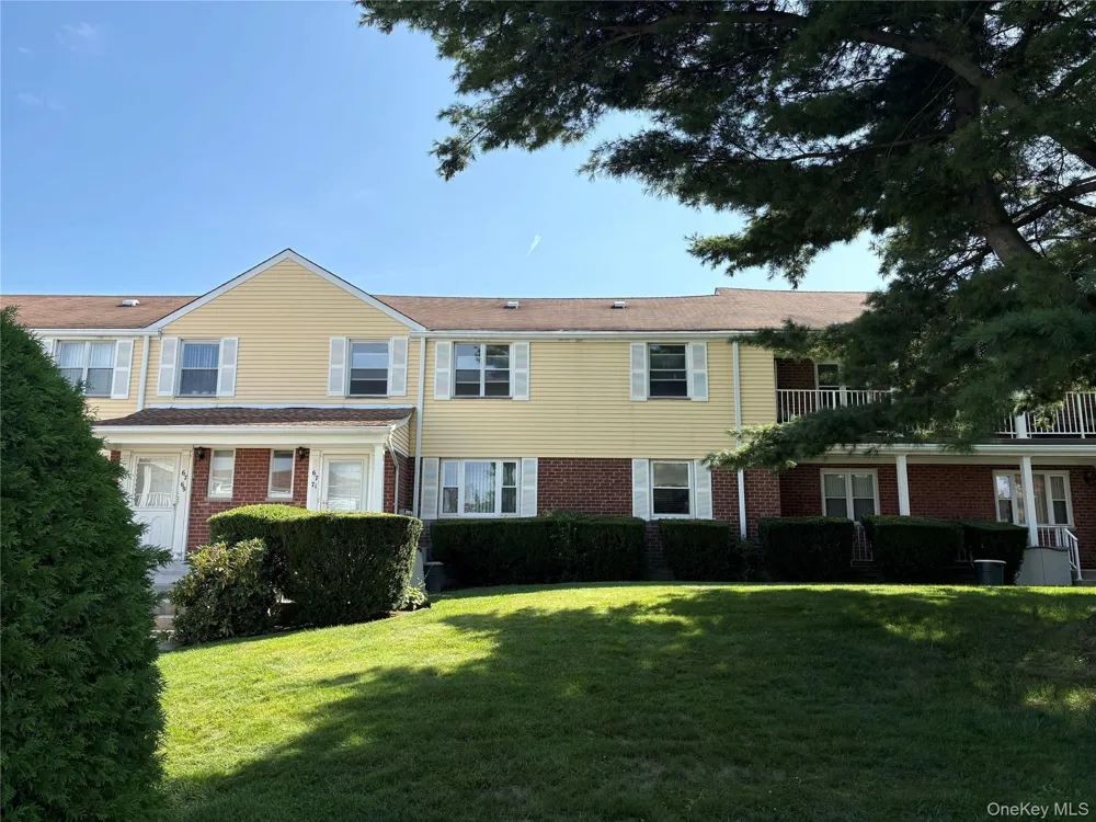 67-71 Cloverdale Lane #148 Oakland Gardens, NY 11364