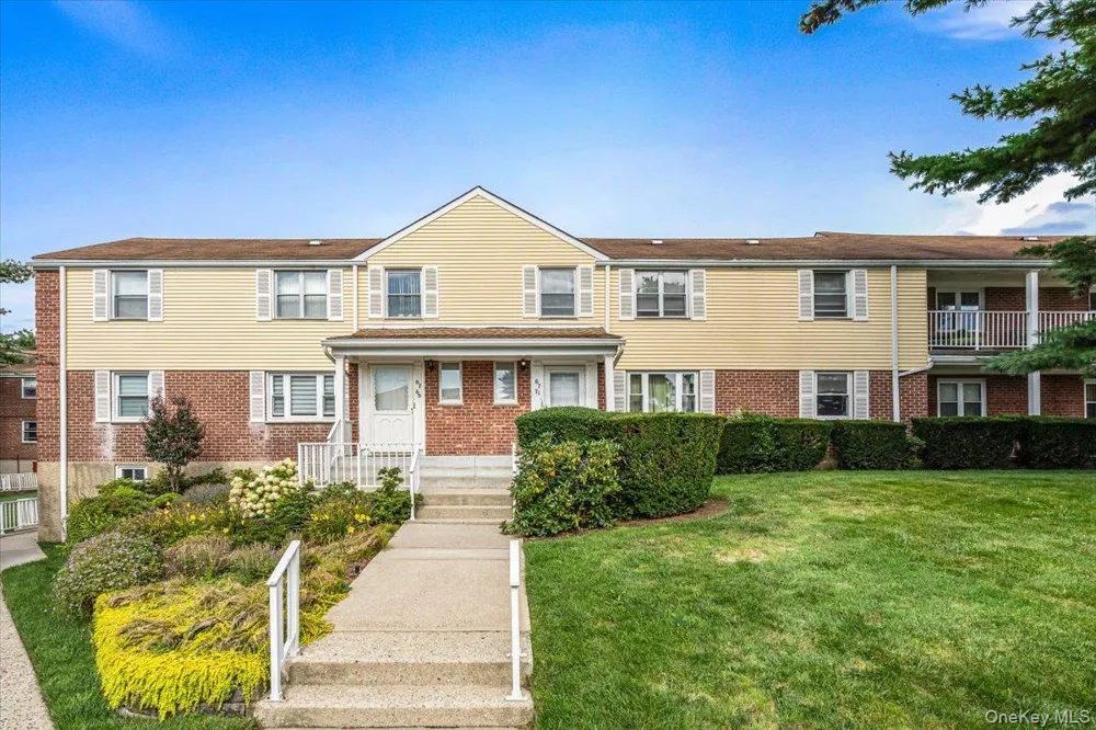 67-71 Cloverdale Lane #148 Oakland Gardens, NY 11364