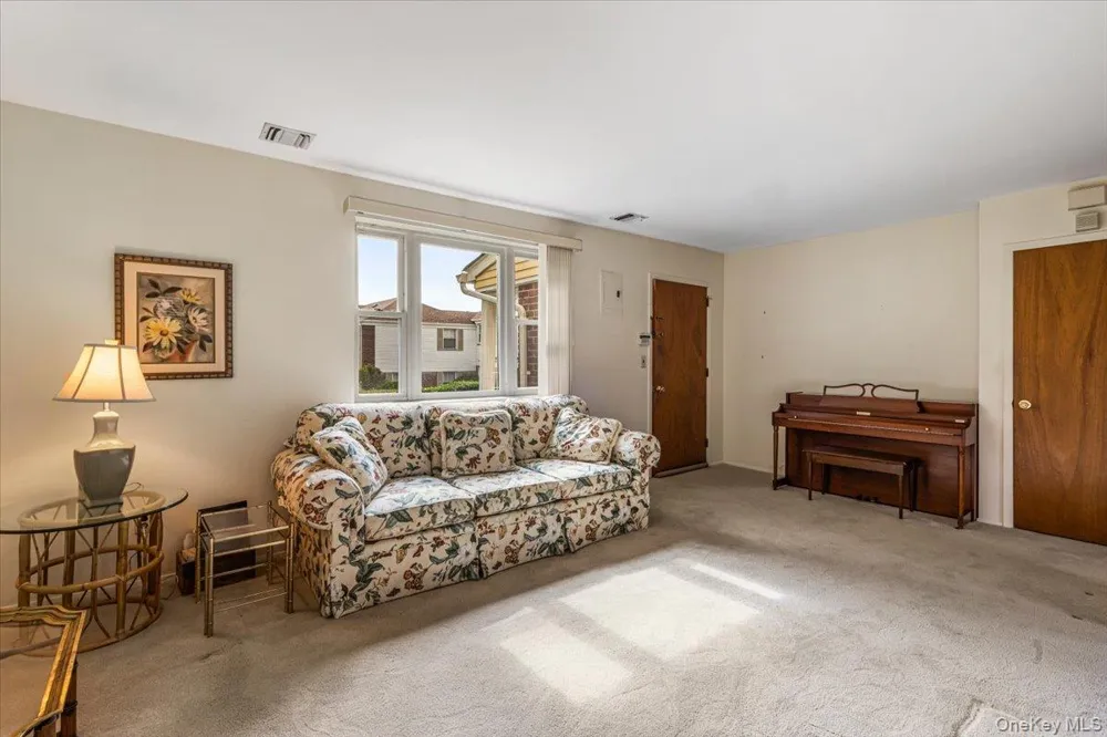 67-71 Cloverdale Lane #148 Oakland Gardens, NY 11364