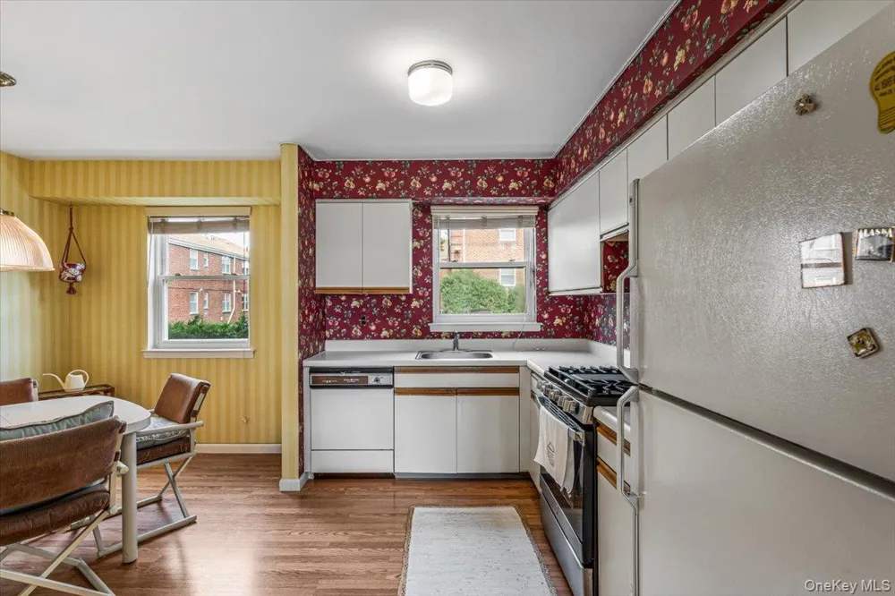 67-71 Cloverdale Lane #148 Oakland Gardens, NY 11364