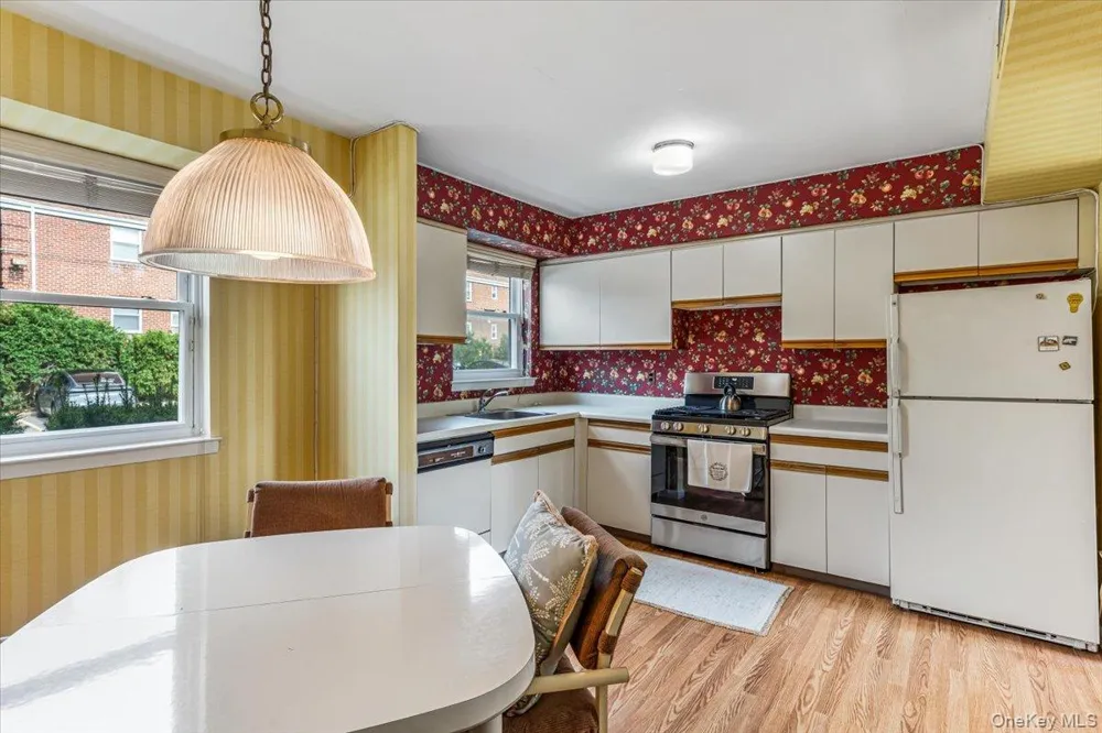 67-71 Cloverdale Lane #148 Oakland Gardens, NY 11364