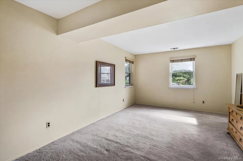 67-71 Cloverdale Lane #148 Oakland Gardens, NY 11364
