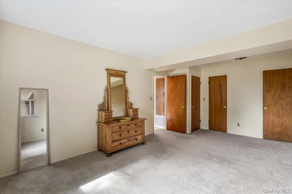 67-71 Cloverdale Lane #148 Oakland Gardens, NY 11364