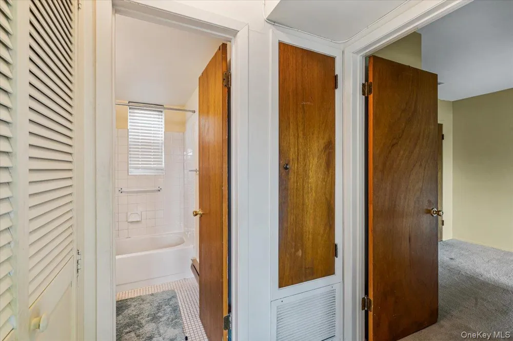 67-71 Cloverdale Lane #148 Oakland Gardens, NY 11364