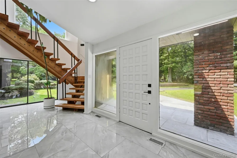 12 Lost Meadow Port Jefferson, NY 11777