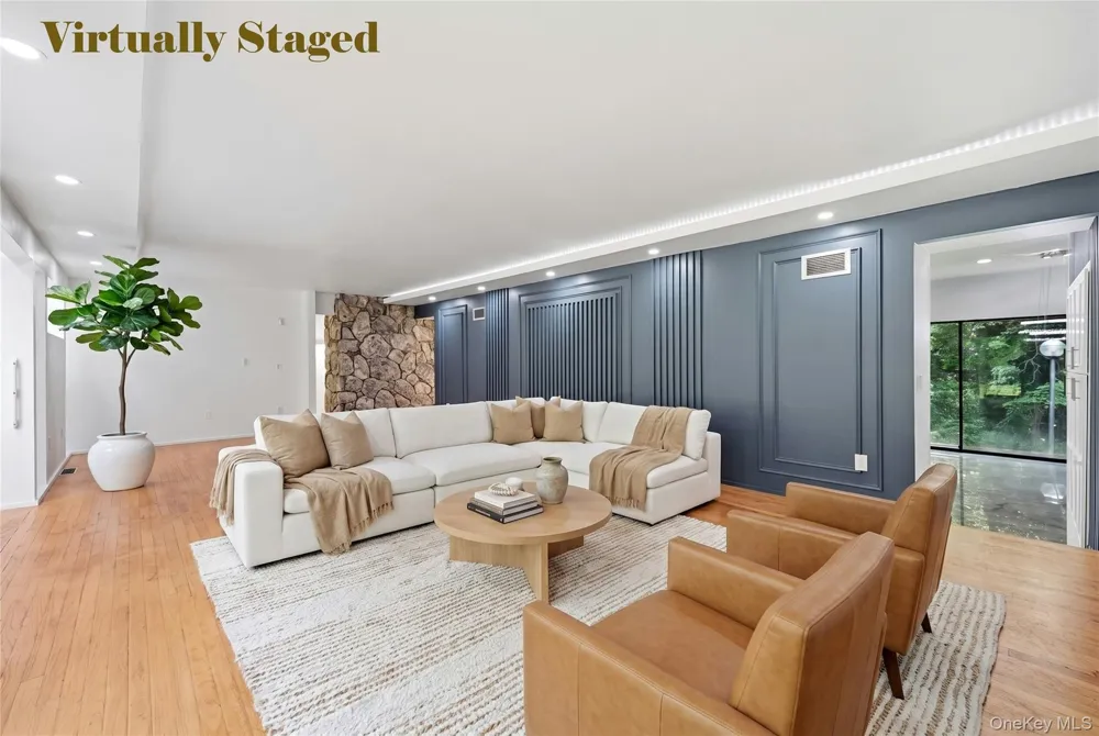 12 Lost Meadow Port Jefferson, NY 11777
