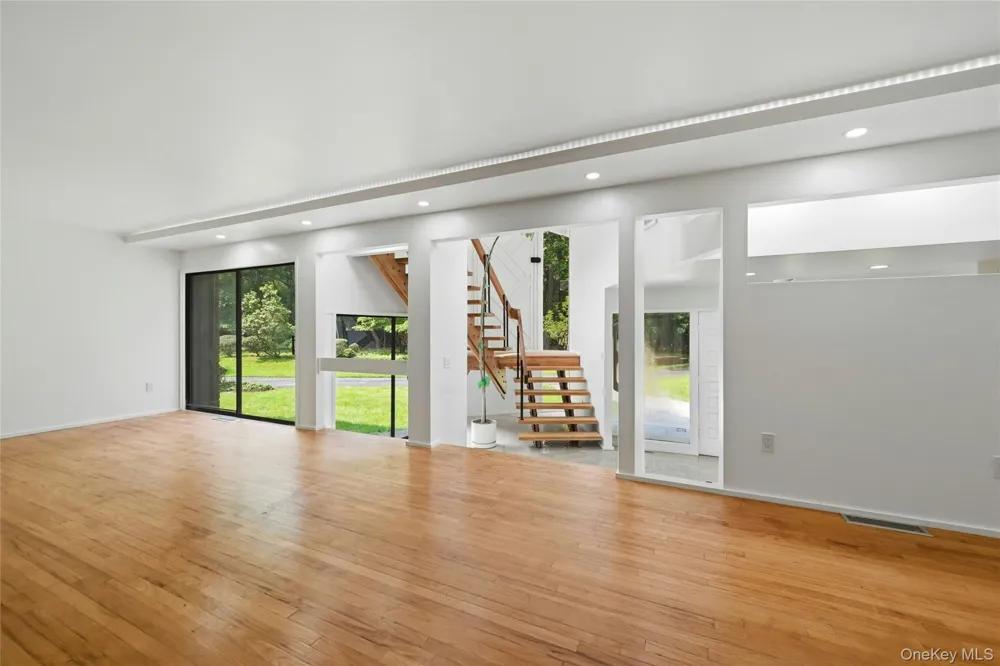12 Lost Meadow Port Jefferson, NY 11777