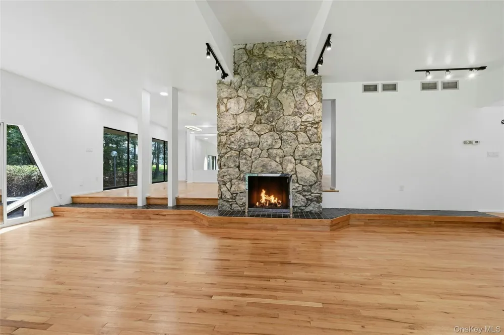 12 Lost Meadow Port Jefferson, NY 11777