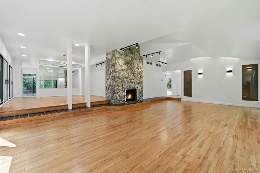 12 Lost Meadow Port Jefferson, NY 11777