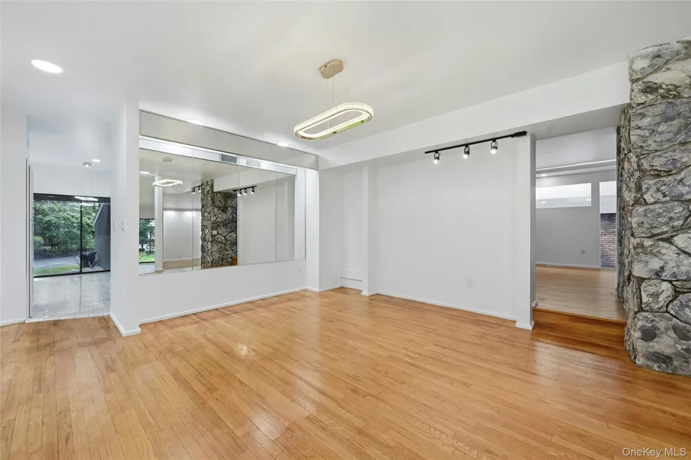 12 Lost Meadow Port Jefferson, NY 11777