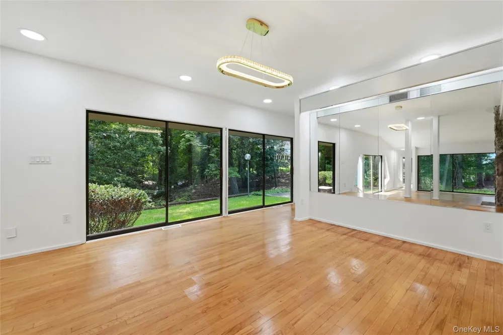 12 Lost Meadow Port Jefferson, NY 11777