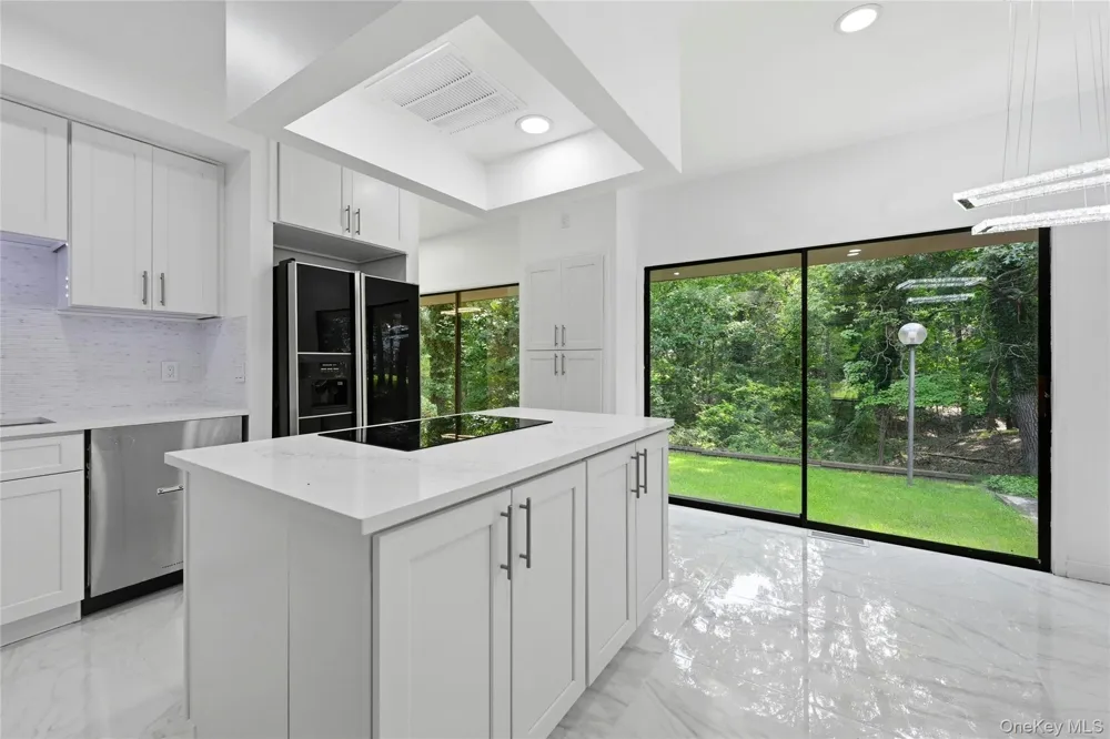 12 Lost Meadow Port Jefferson, NY 11777