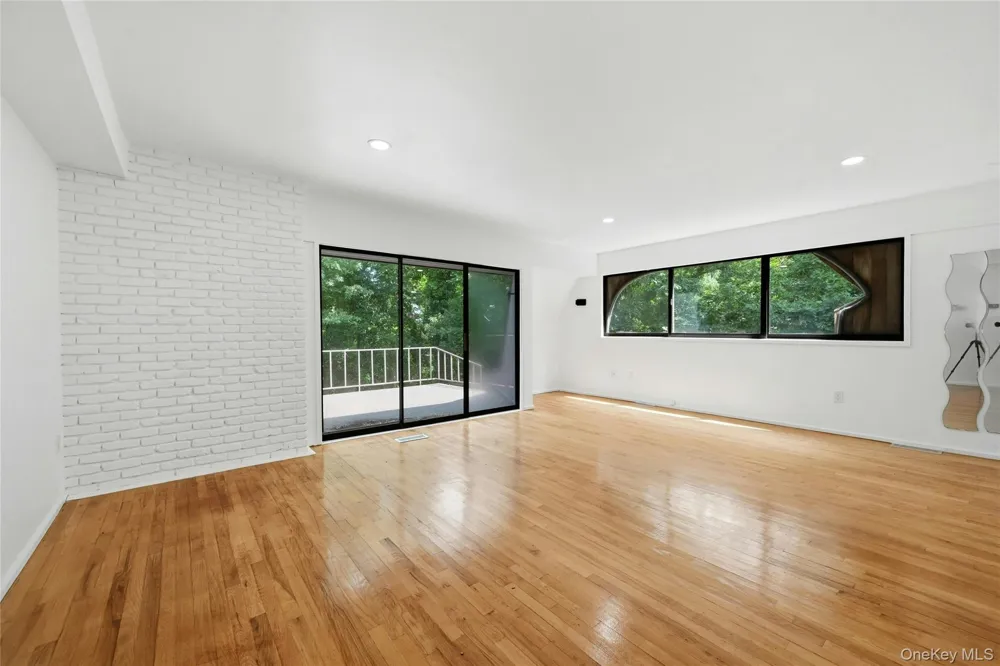 12 Lost Meadow Port Jefferson, NY 11777