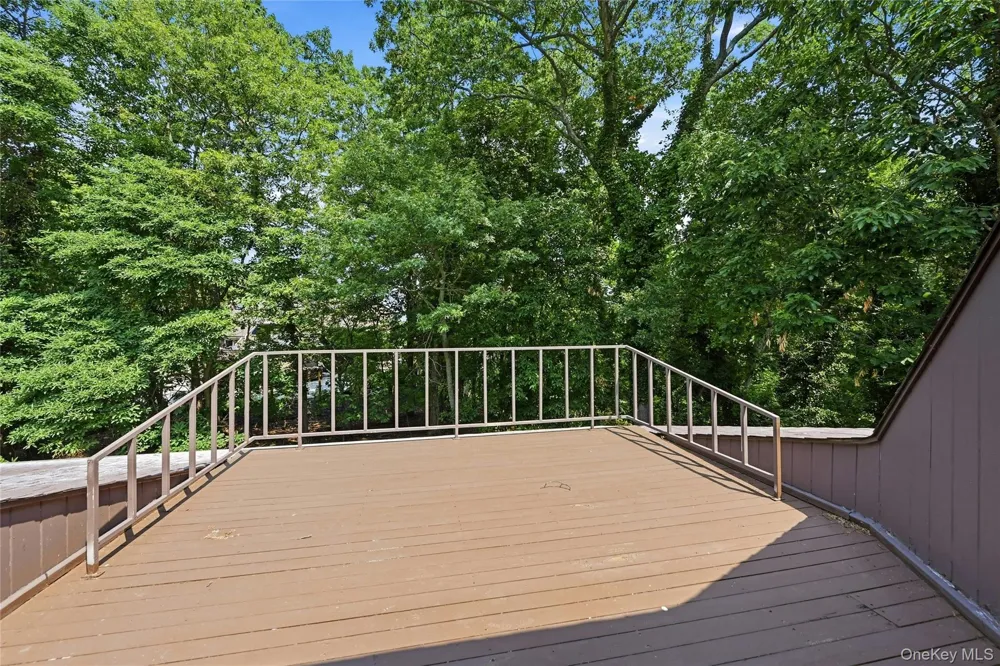 12 Lost Meadow Port Jefferson, NY 11777