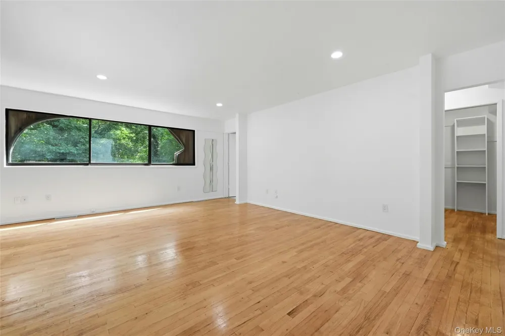 12 Lost Meadow Port Jefferson, NY 11777