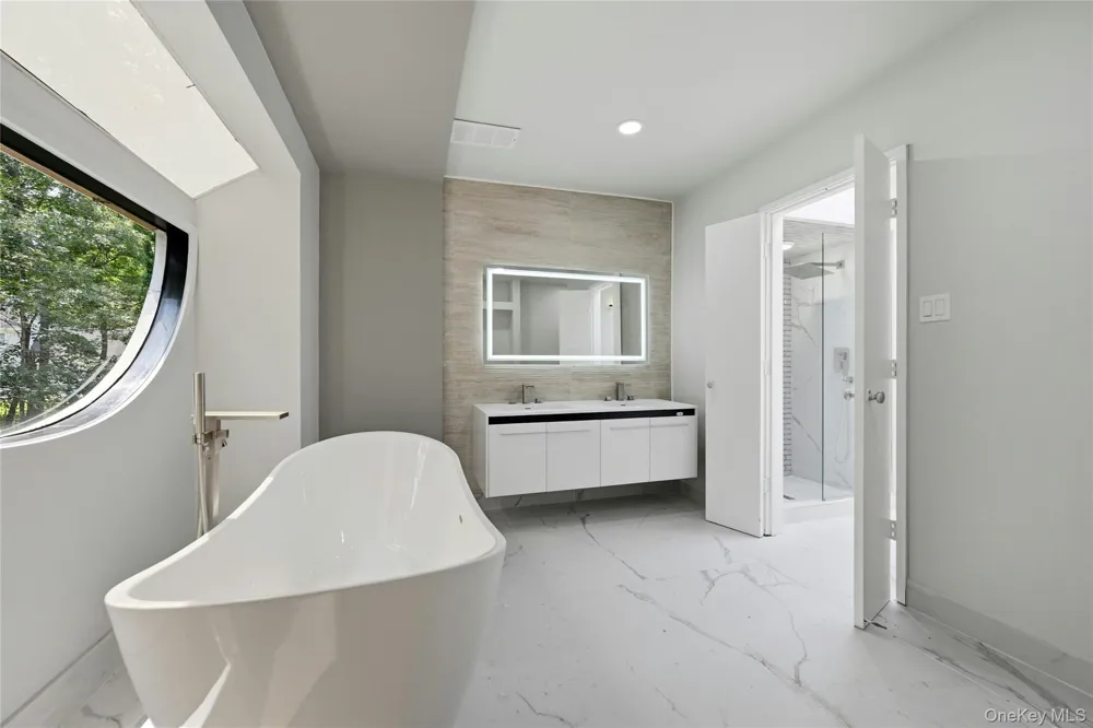 12 Lost Meadow Port Jefferson, NY 11777