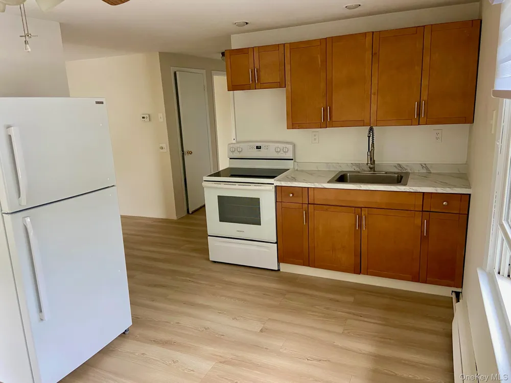 11 April Lane Hicksville, NY 11801