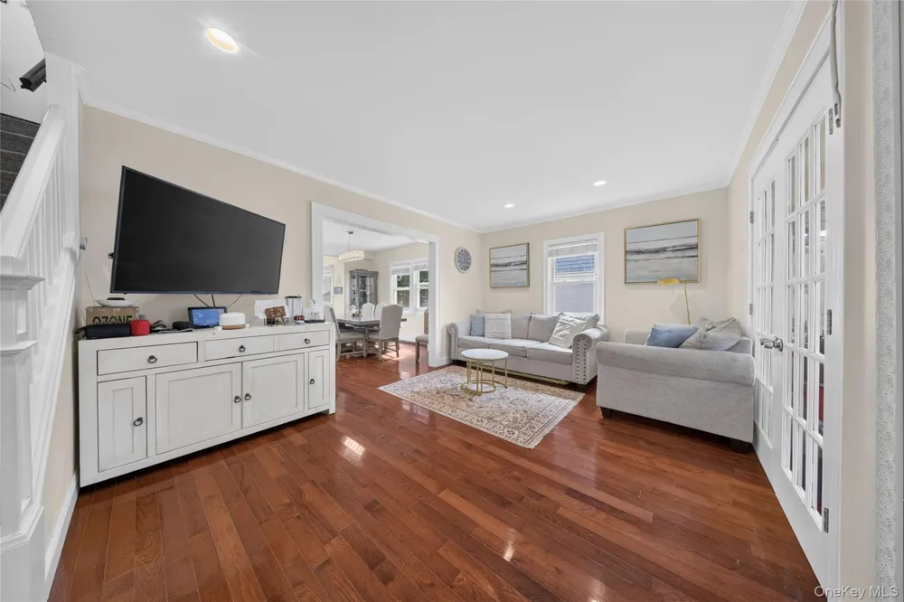 224-20 92nd Avenue Queens Village, NY 11428