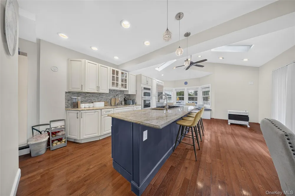 224-20 92nd Avenue Queens Village, NY 11428