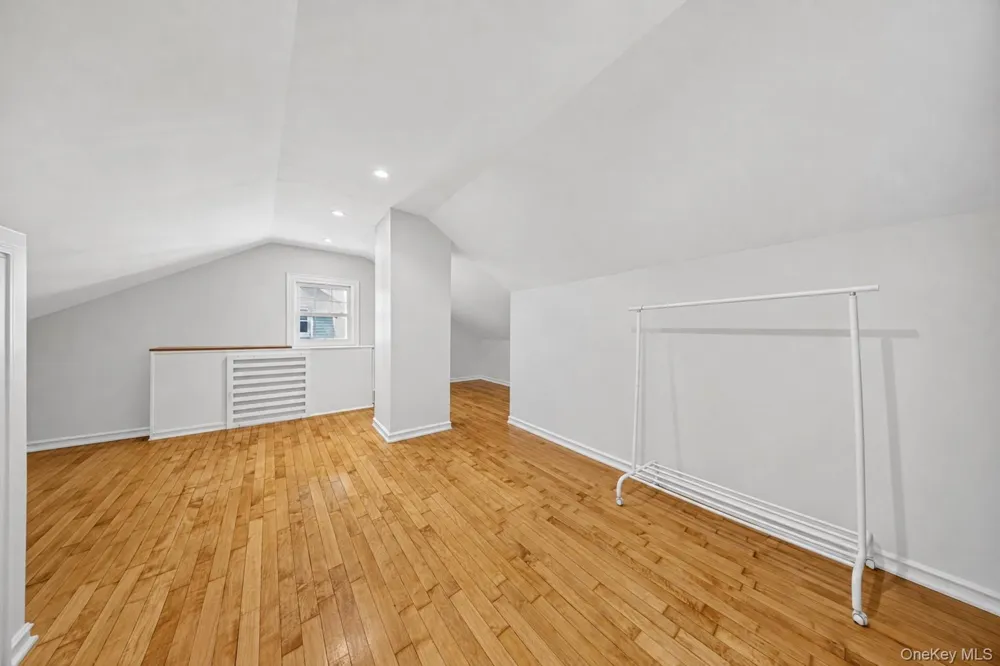 224-20 92nd Avenue Queens Village, NY 11428