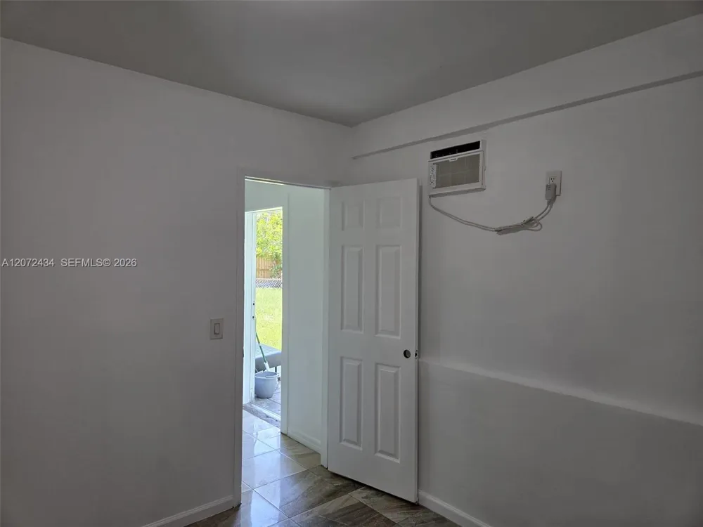 4381 Purdy Ln #2 Palm Springs, FL 33406