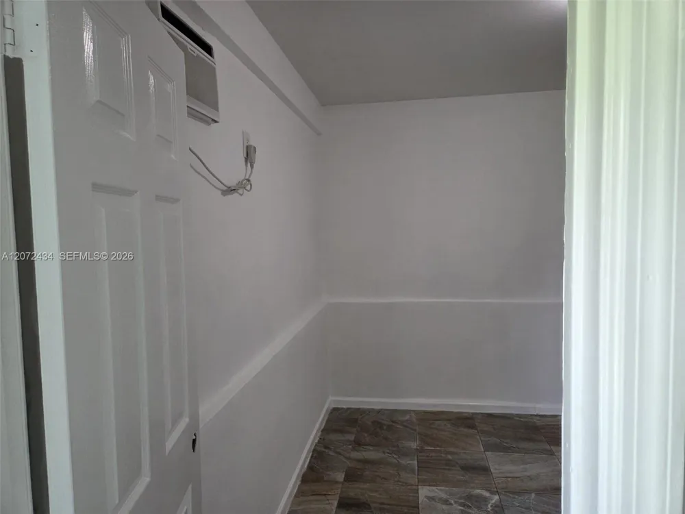 4381 Purdy Ln #2 Palm Springs, FL 33406