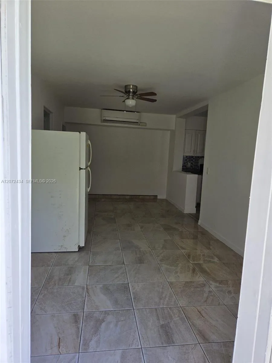 4381 Purdy Ln #2 Palm Springs, FL 33406