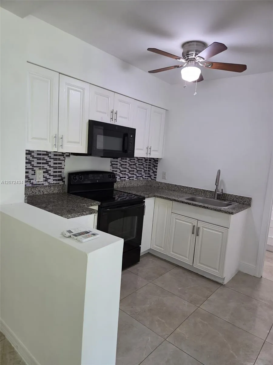 4381 Purdy Ln #2 Palm Springs, FL 33406