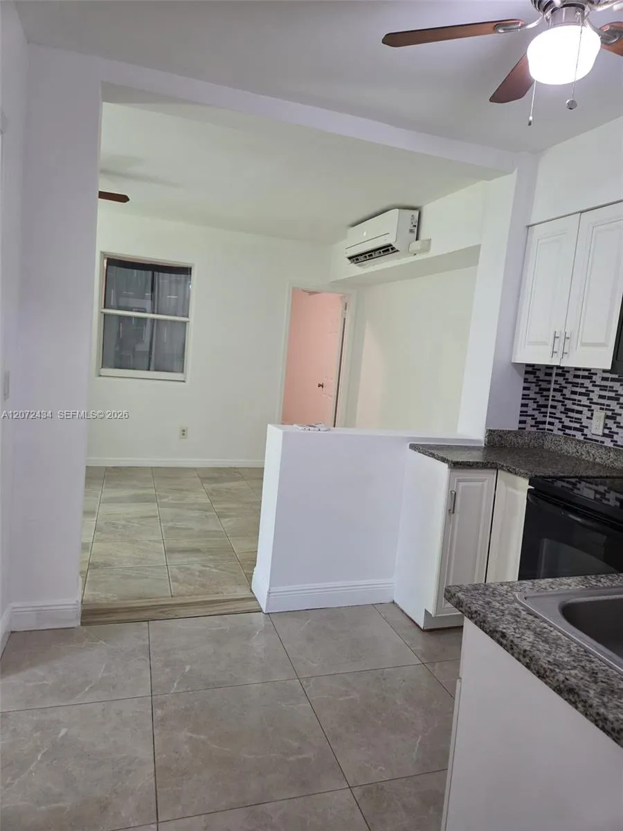 4381 Purdy Ln #2 Palm Springs, FL 33406