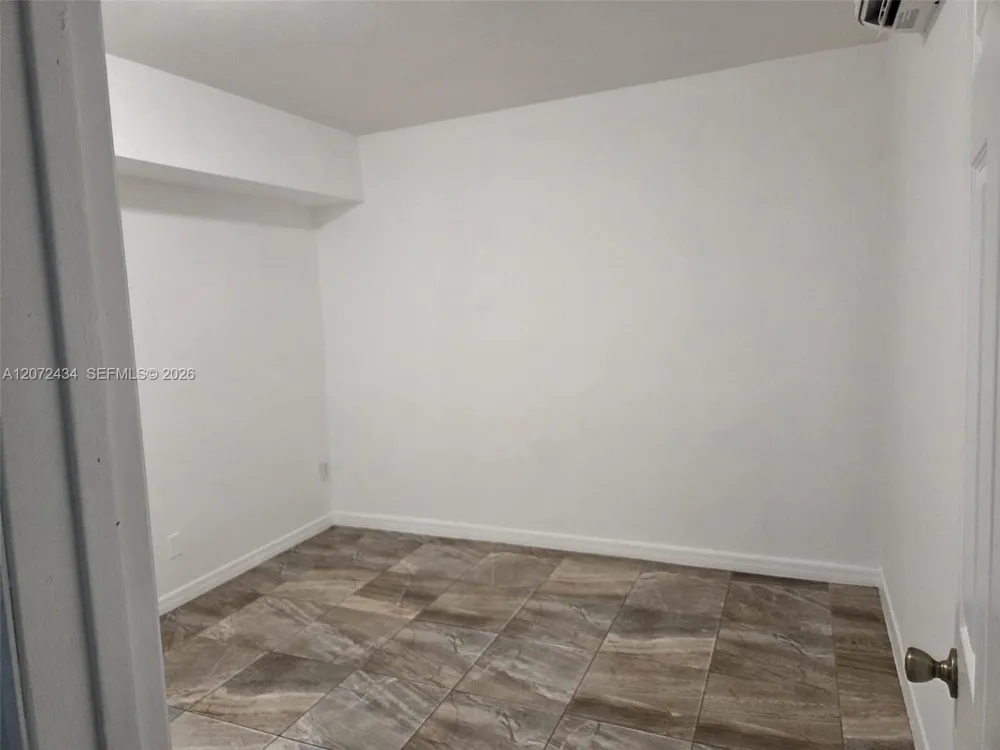 4381 Purdy Ln #2 Palm Springs, FL 33406