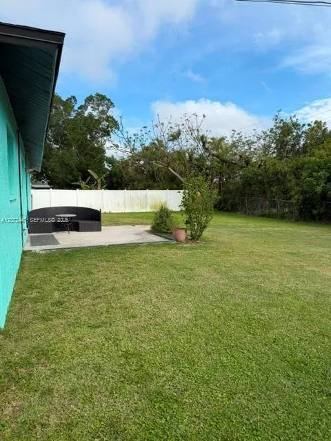 322 SE 46 Lane Cape Coral, FL 33904