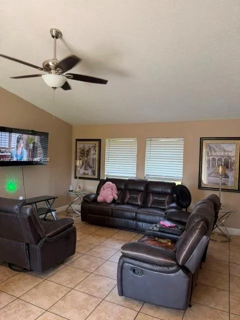322 SE 46 Lane Cape Coral, FL 33904