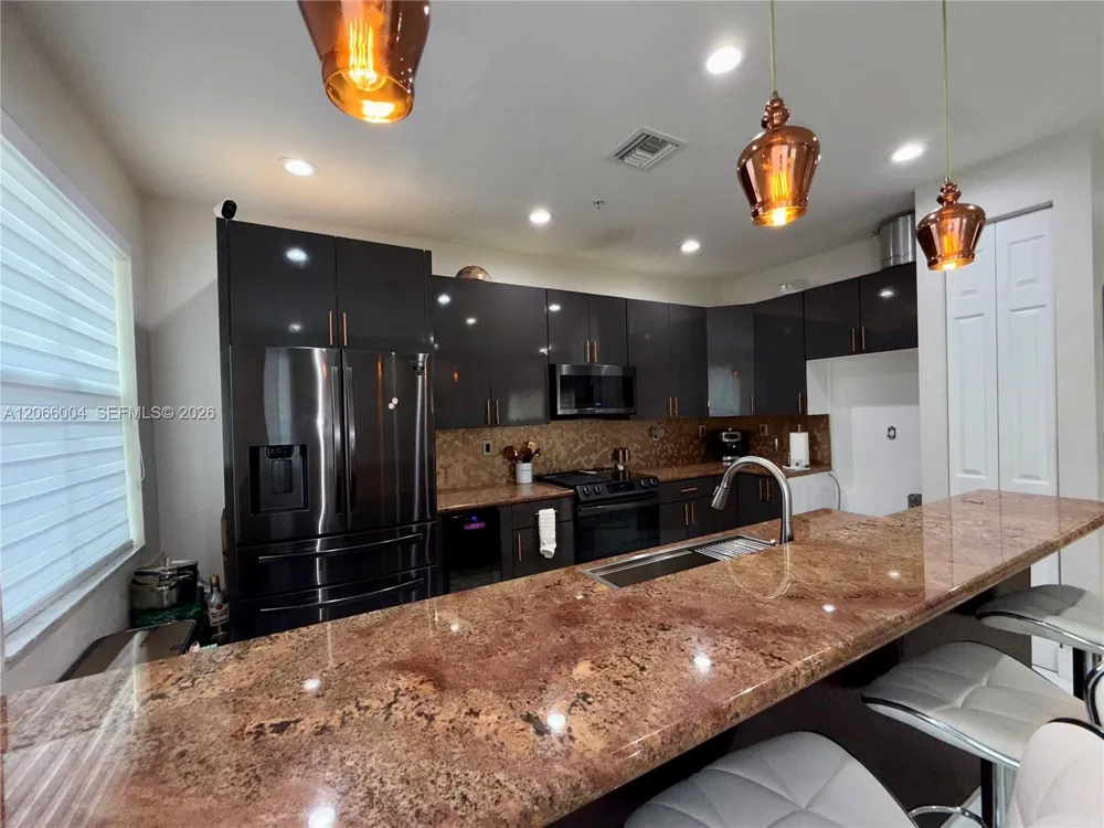2851 W Prospect Rd #704 Tamarac, FL 33309