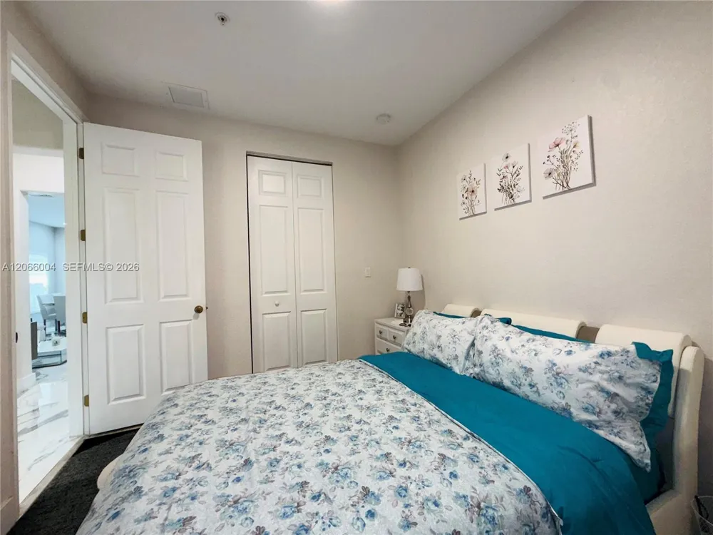 2851 W Prospect Rd #704 Tamarac, FL 33309