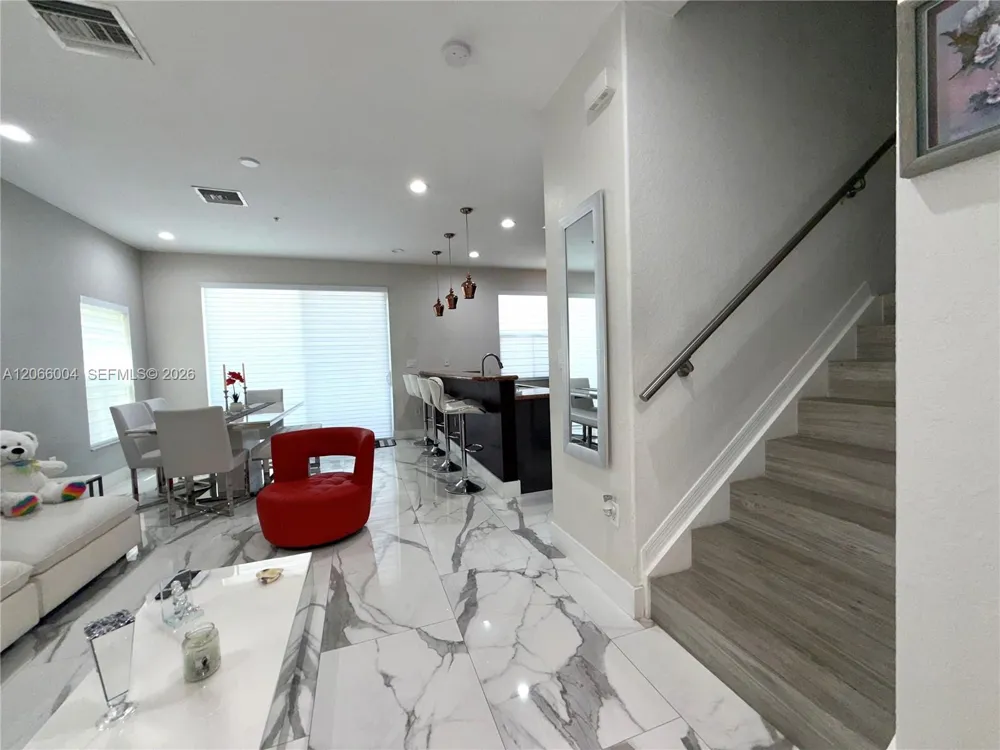 2851 W Prospect Rd #704 Tamarac, FL 33309