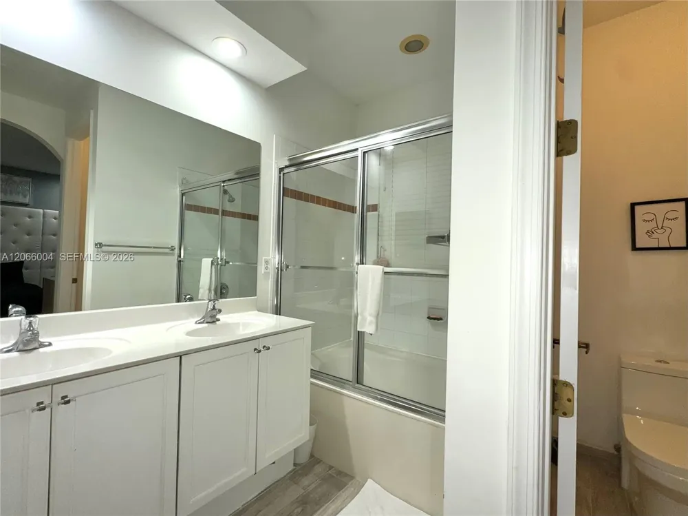 2851 W Prospect Rd #704 Tamarac, FL 33309