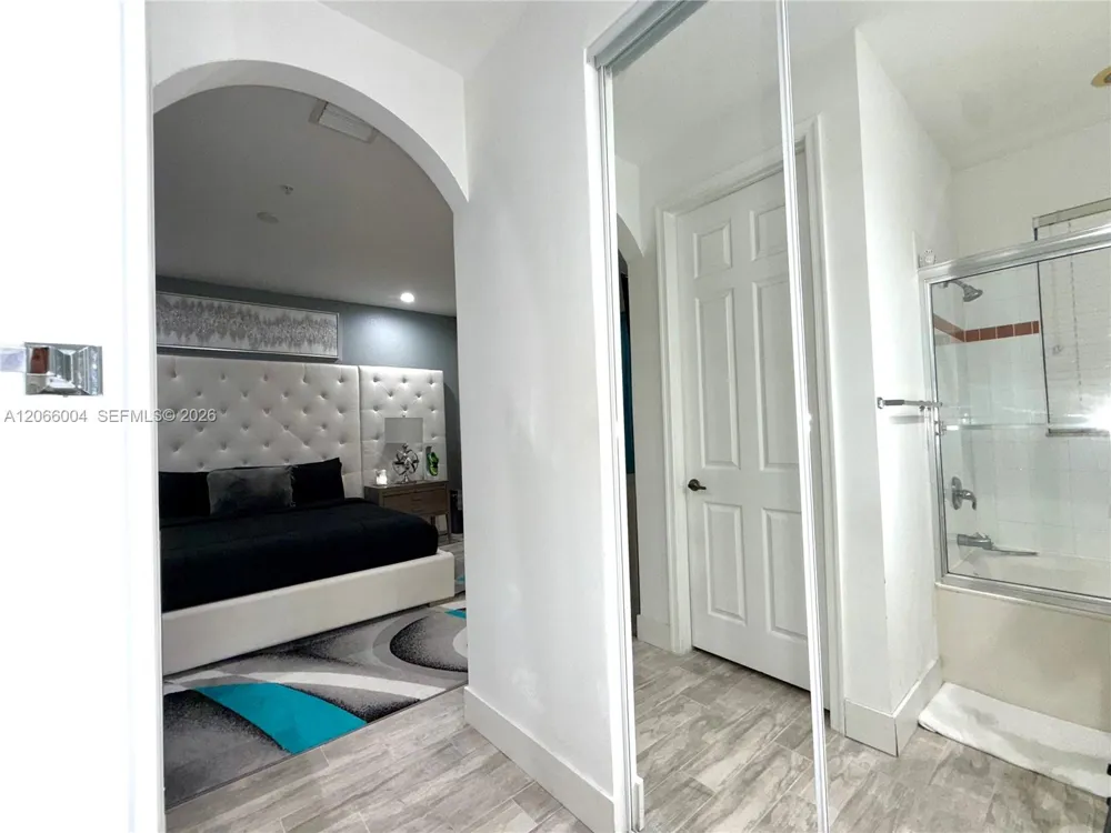 2851 W Prospect Rd #704 Tamarac, FL 33309