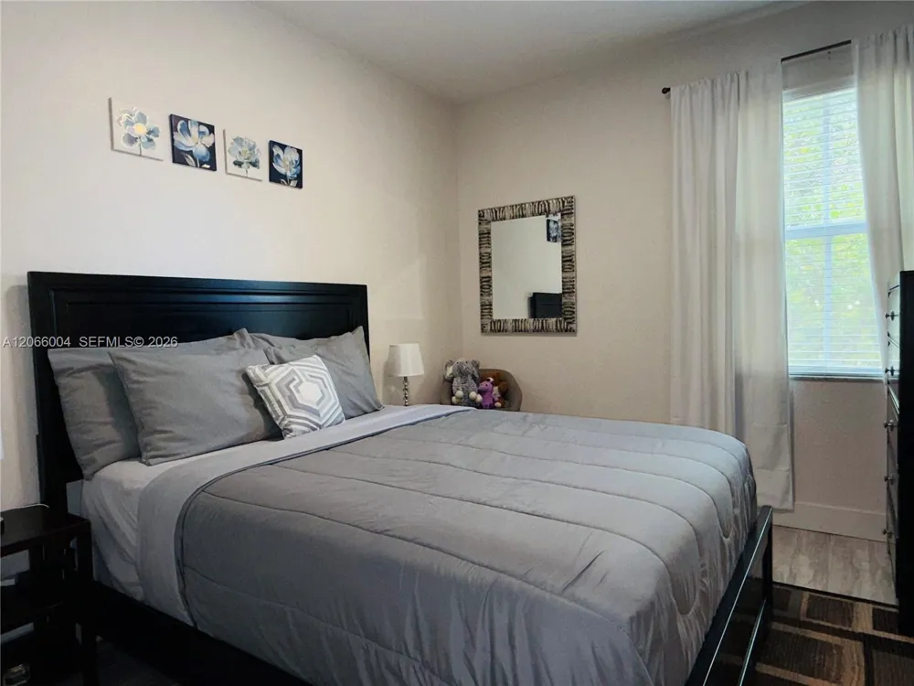 2851 W Prospect Rd #704 Tamarac, FL 33309